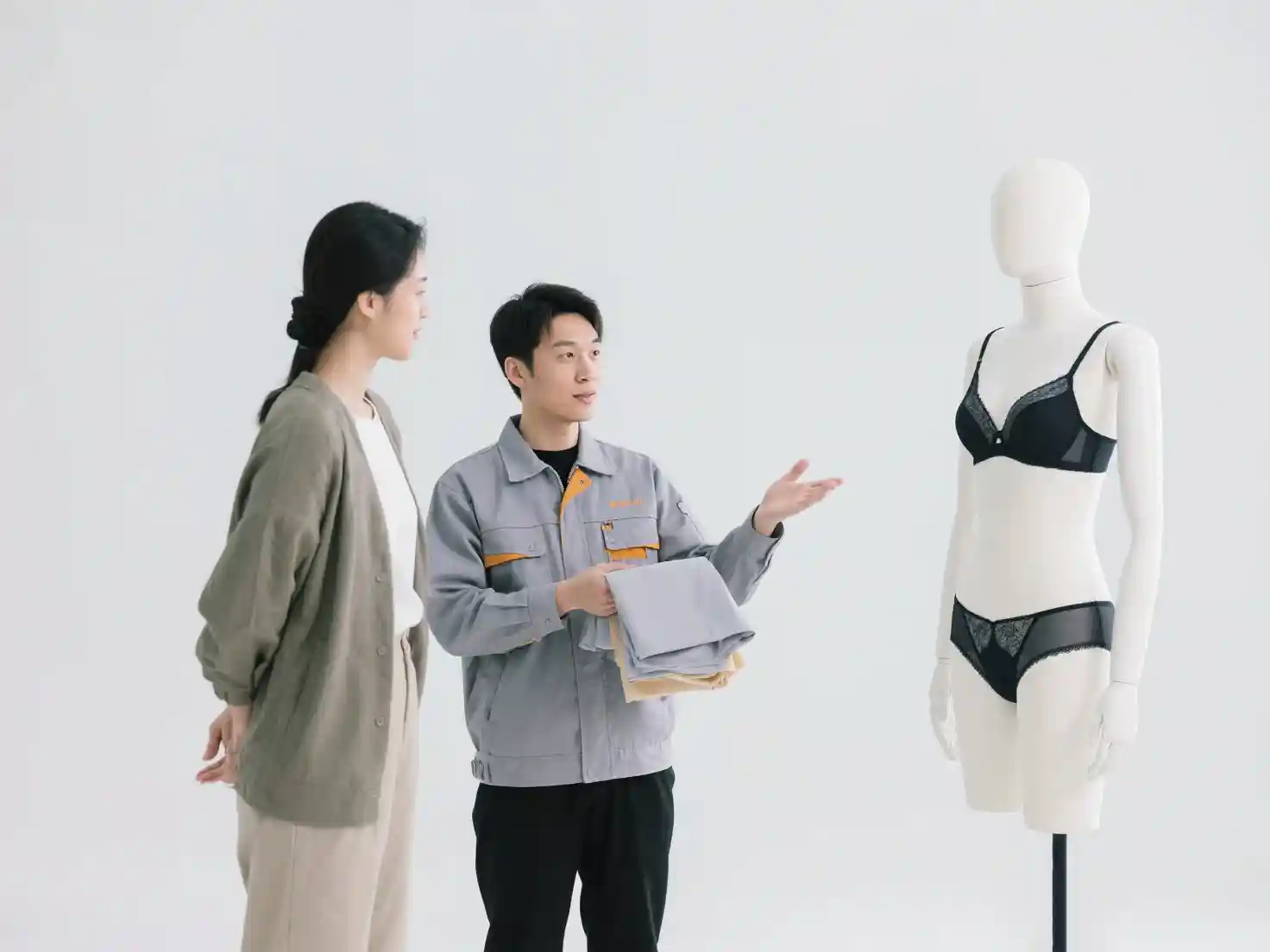 首页Quality Clothing Manufacturer With Comprehensive Services042 zoralinkcom Designer presenting lingerie concept to client custom undergarment development